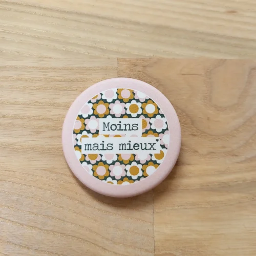 Badge *Moins mais mieux*